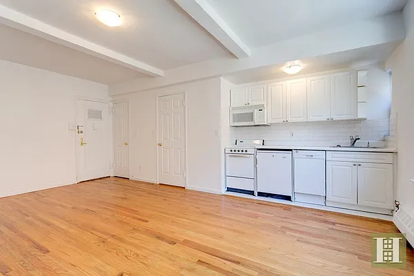 Rented by Halstead Real Estate | media 15