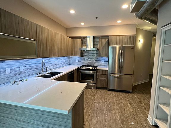 4th image of 13309 Woodbridge St APT 201