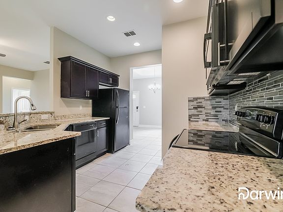 3rd image of 368 Begonia Ct