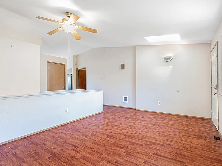 5708 S Verde St — Photo 4