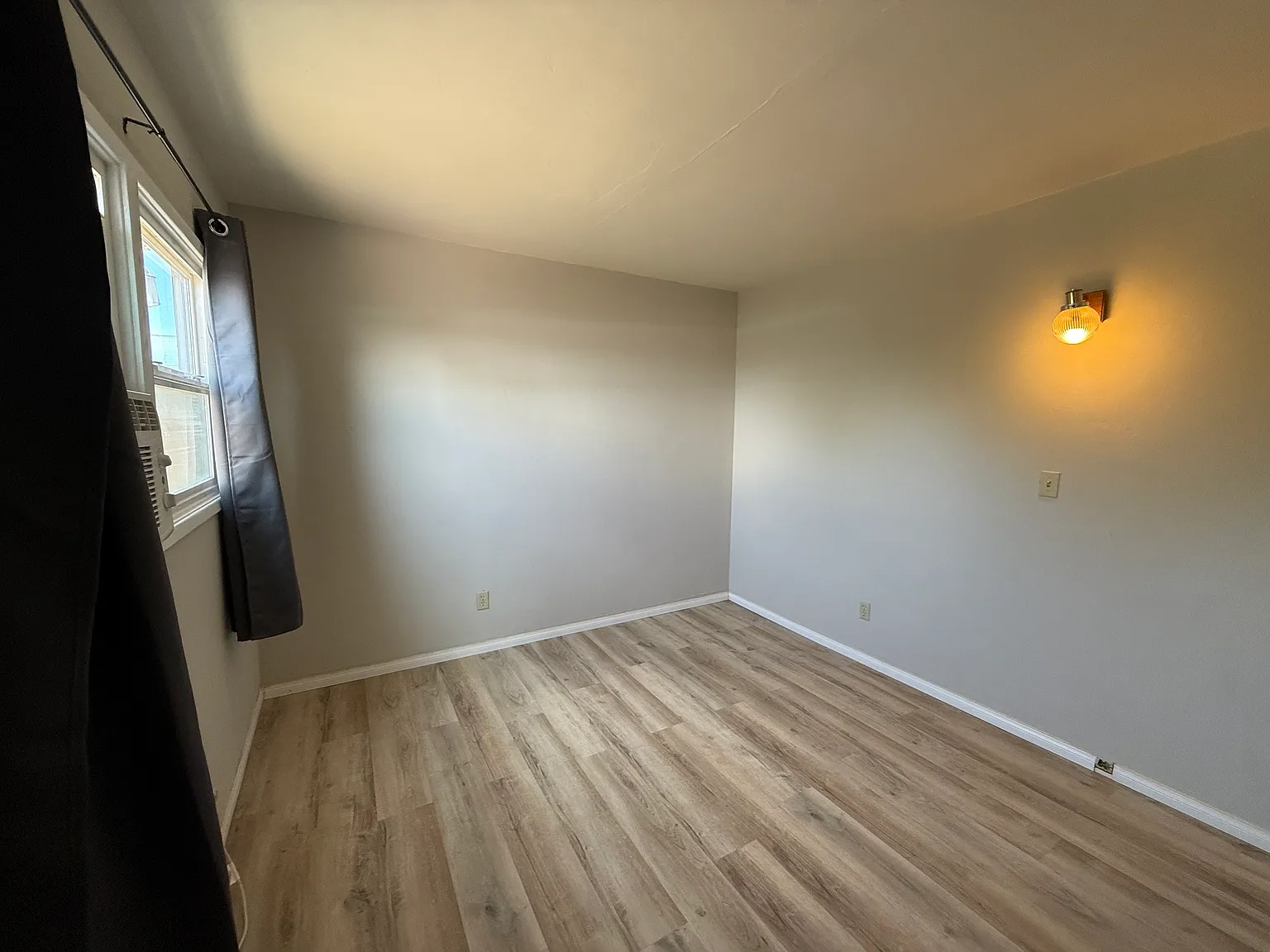 1247 Tobias Dr — Photo 3