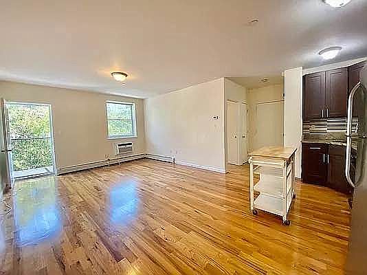 1st image of 257 15th St APT 302