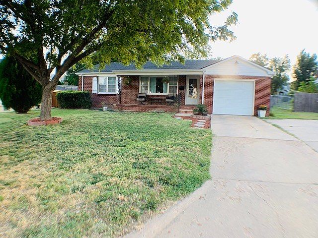 1st image of 1907 Parkway Dr