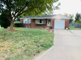 1907 Parkway Dr, Dodge City, KS 67801