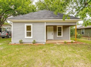 910 Sabine Ave, Cleburne, TX 76031