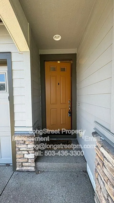 4 bed, 3.0 bath, 2116 sqft, $3,095 — Photo 2