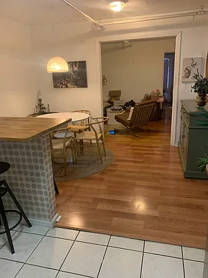 Rented by Space Link Realty | media 16