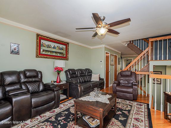 5th image of 315 Travis Ave