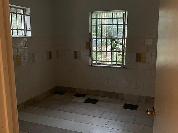 5th image of 5513 Bunte St APT 3