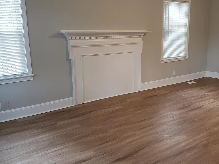 1004 Laurel St — Photo 9