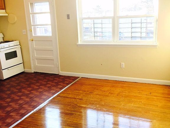 5th image of 267 Blake St #36