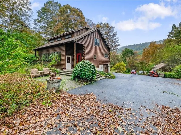 52 Cascade Rd — Photo 3