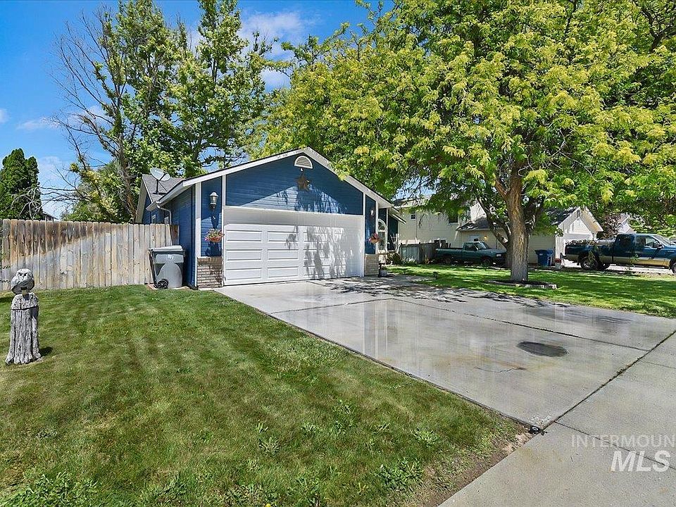 1st image of 2900 Myrtlewood Way