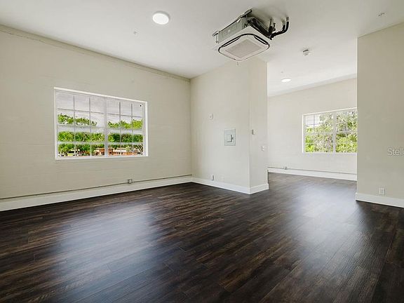 5th image of 306 W Wisconsin Ave #209