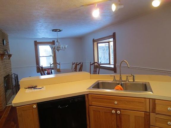 5th image of 816 Elmwood Dr