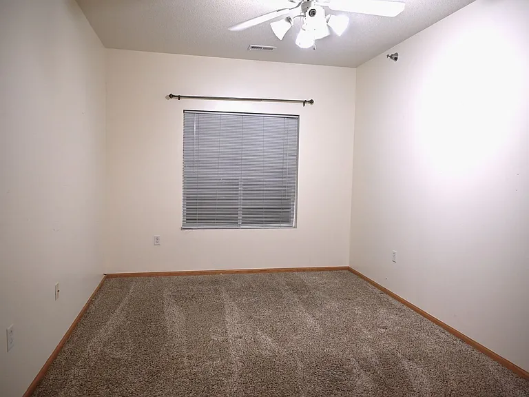 1110 NE 6th Ln #5 — Photo 8