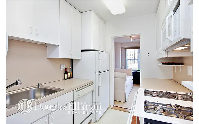 Sold by Douglas Elliman | media 29