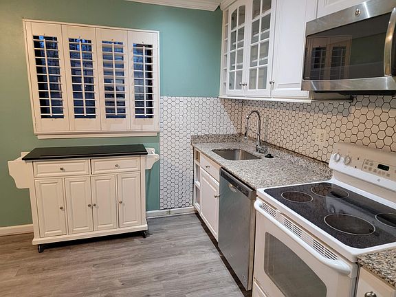 2nd image of 9745 Kings Crown Ct
