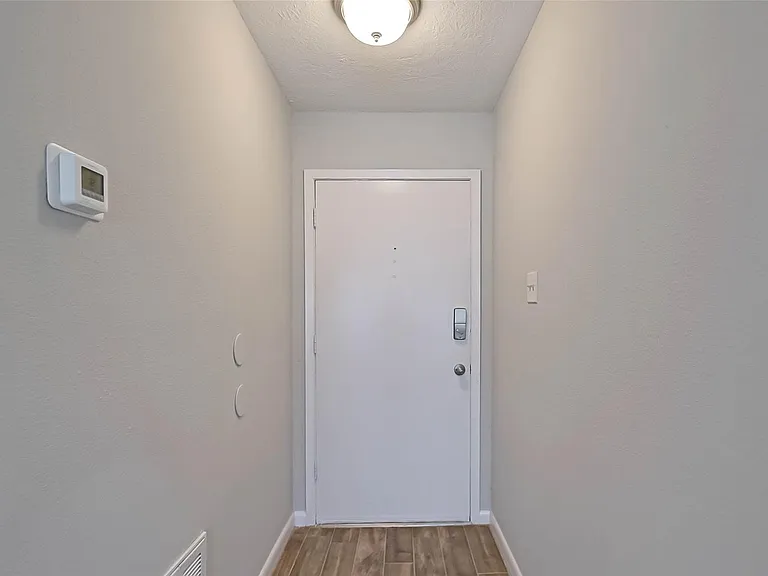 1003 Shadow Mountain Dr — Photo 5