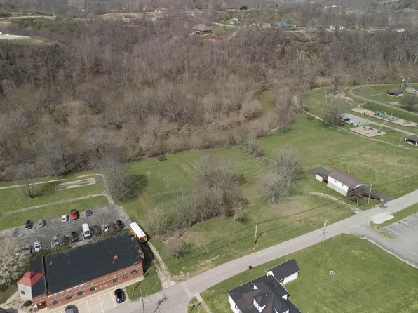 505 Riverside Dr, West Liberty, KY 41472