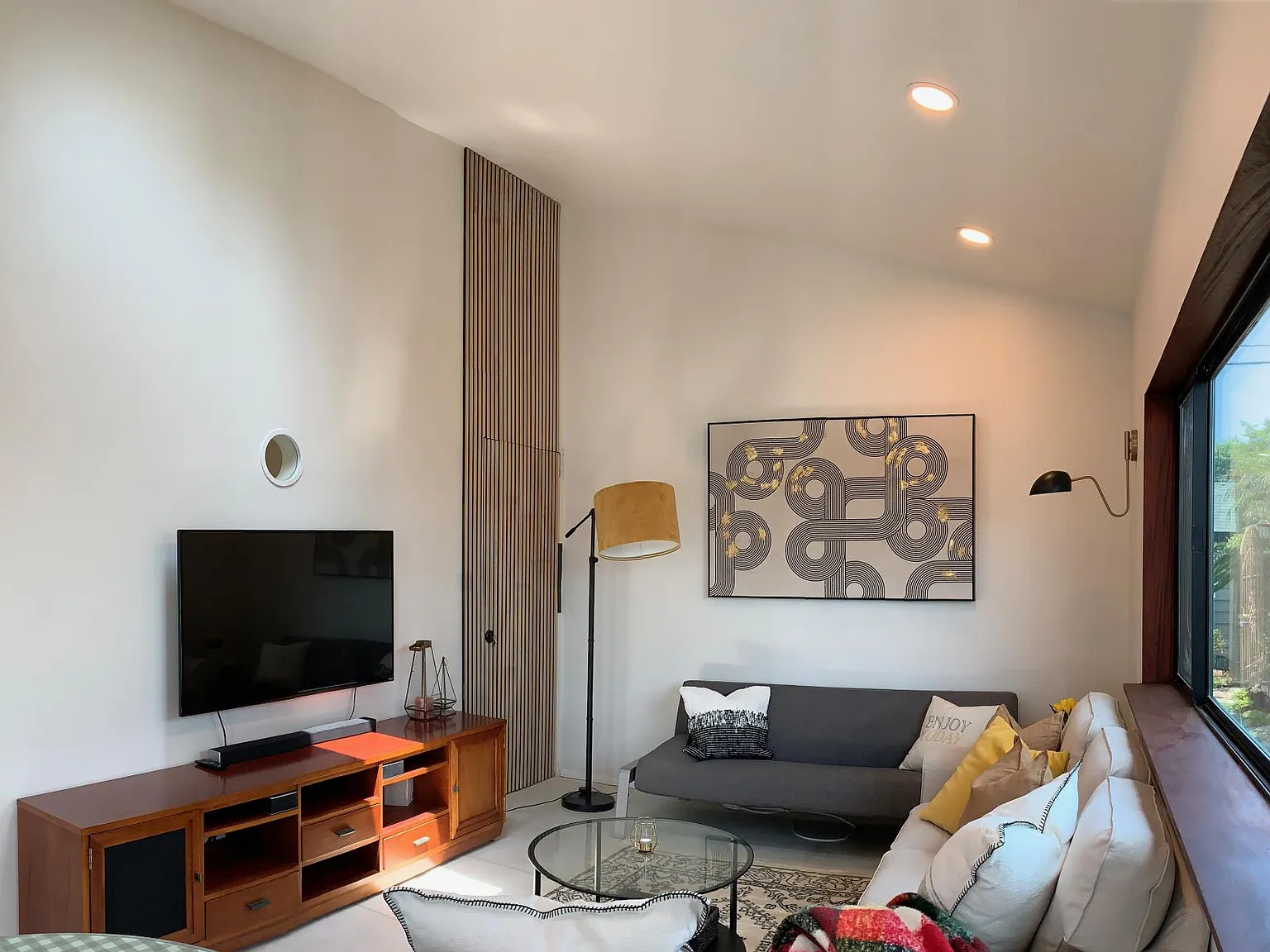 1 bed, 700 sqft, $2,850 — Photo 2