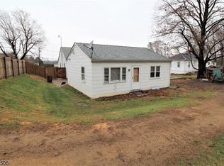 2814 Belvidere Rd, Phillipsburg, NJ 08865