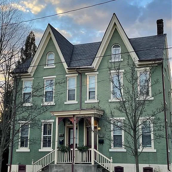 417 Linden St — Photo 1