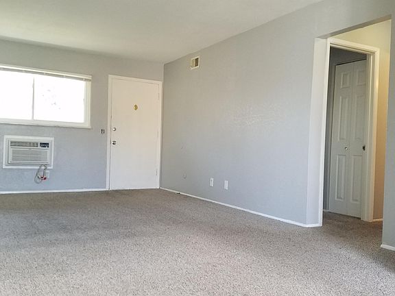 4th image of 2677 Shoreland Ave #B1