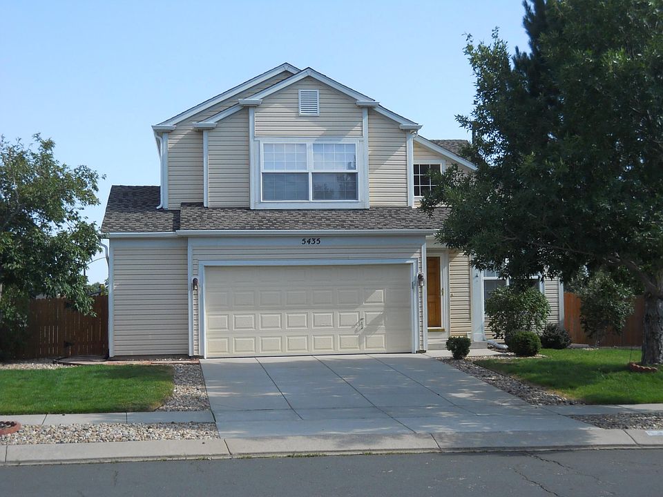 Street view. 2-1/2 car garage.
