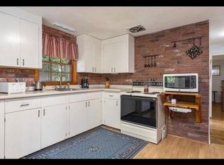 38 Minihans Ln, Quincy, MA 02169