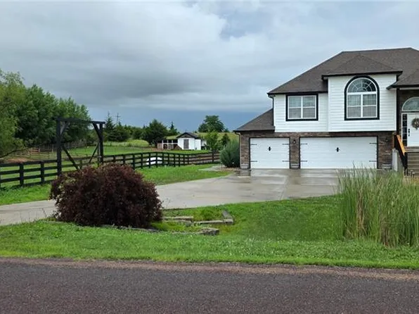 16956 Auburn Ct, Bonner Springs, KS 66012