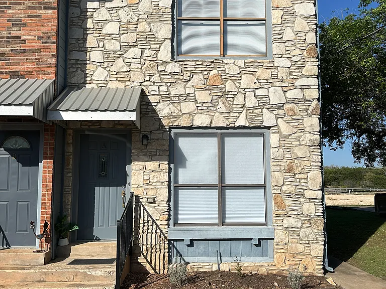 3005 Whisper Oaks Ln #A — Photo 1