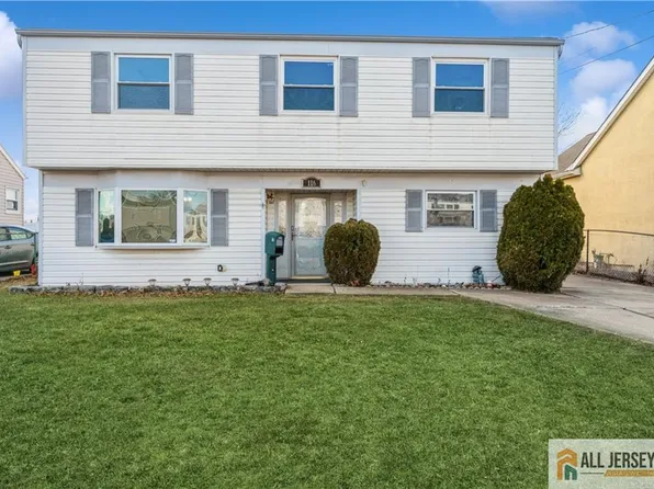 116 7th St, Port Reading, NJ 07064