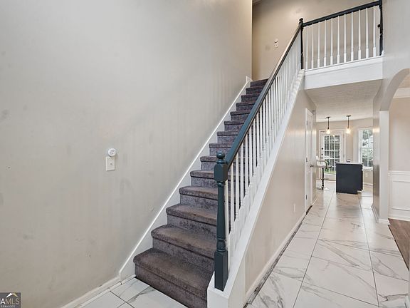 4th image of 439 Lake Ridge Ln