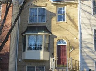 6956 Compton Ln, Centreville, VA 20121