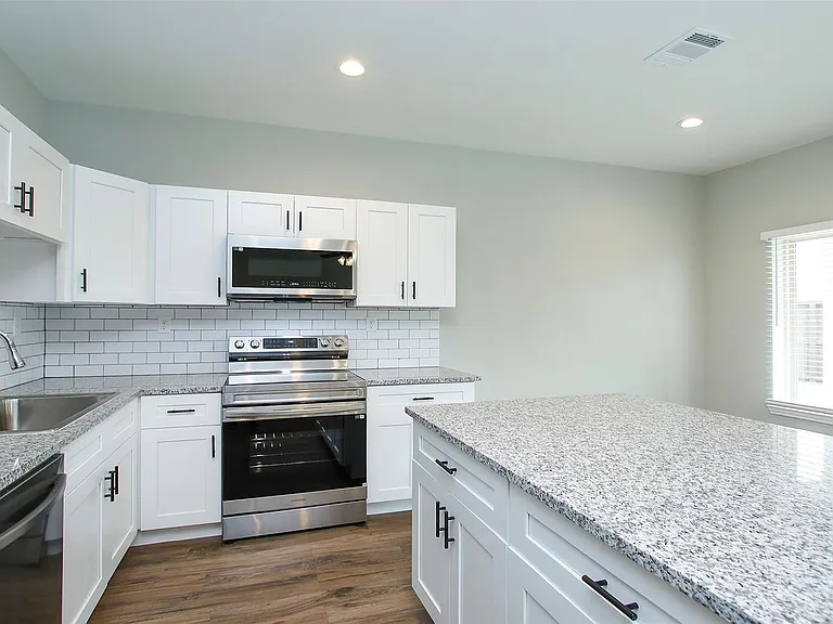 14010 Longstreet Rd #1B — Photo 14