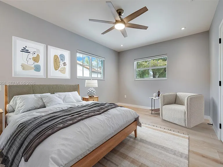 6356 SW 14th St — Photo 13