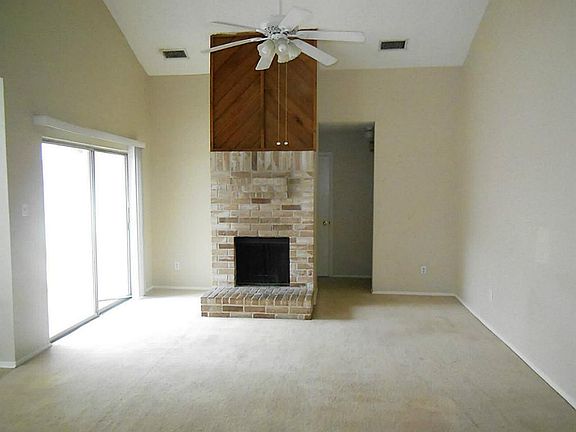 4th image of 4431 Daisy Meadow Dr