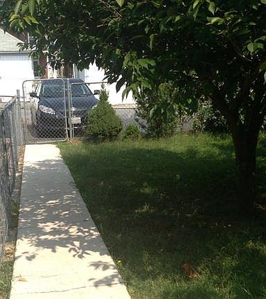 4th image of 820 Washington Ave