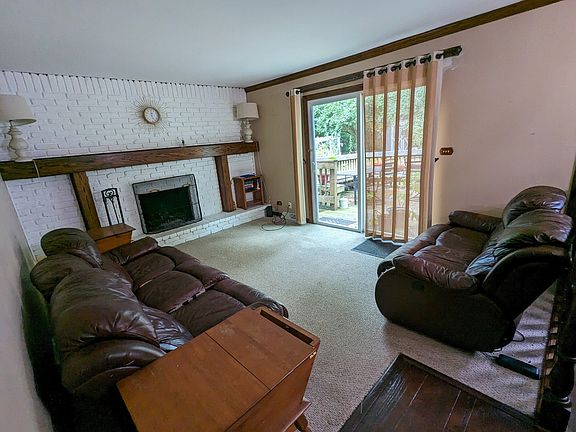 3rd image of 29W370 Helen Ave