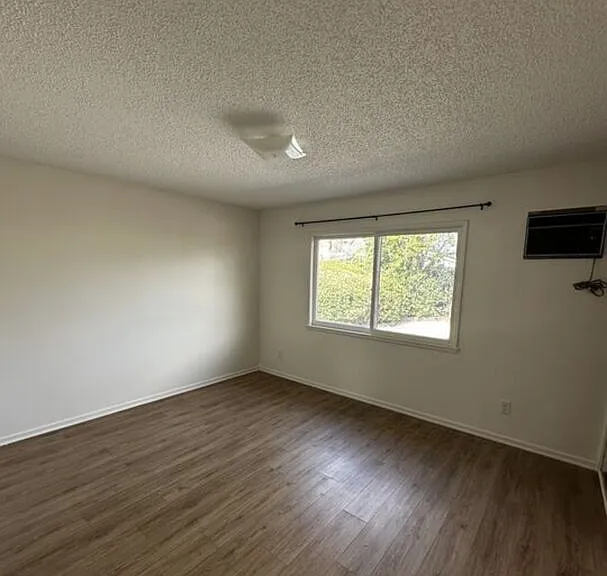 23907 Friar St — Photo 12