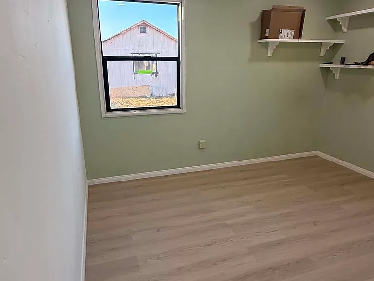 1194 Andover Rd — Photo 4