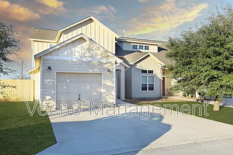 3 bed, 2.0 bath, 1679 sqft, $1,700 — Photo 2