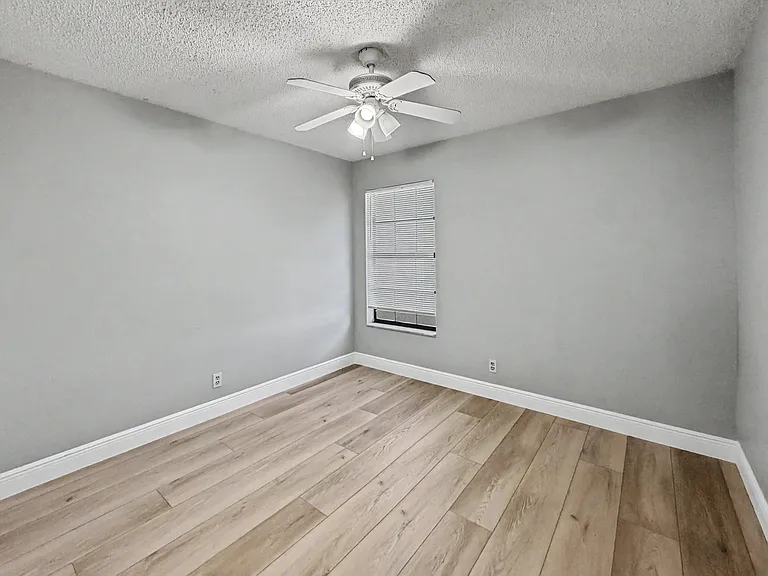 330 Palmwood Pl #210 — Photo 6