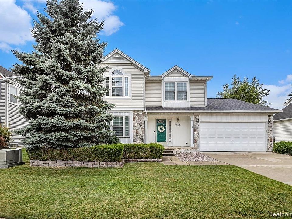 1st image of 47114 Scarlet Dr S