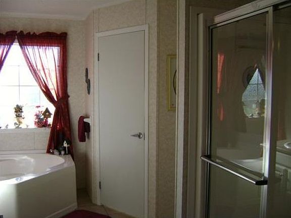 2nd image of 8442 Woodlands Trl
