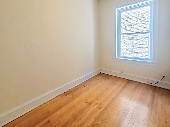 4th image of 5427 W Montrose Ave #S1