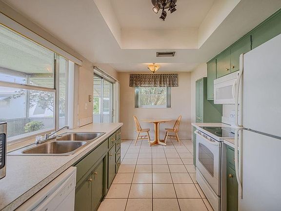 5th image of 5405 NW 49th Terrace
