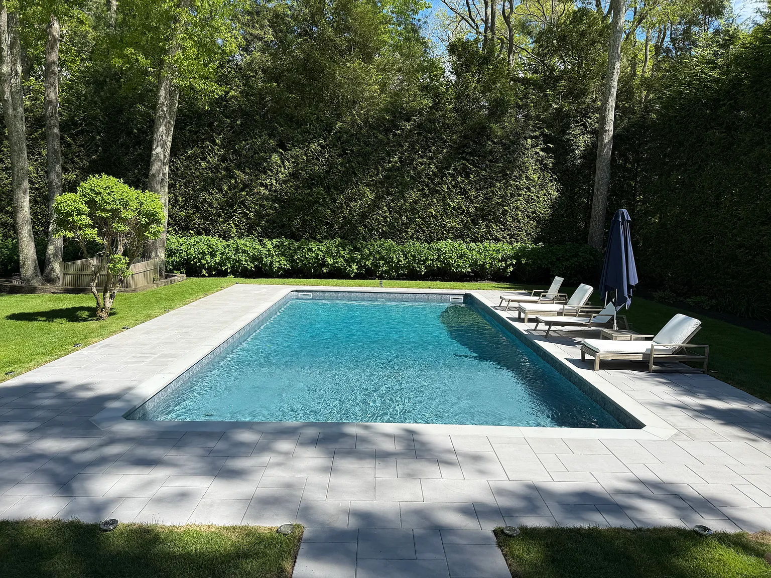 Coastal Retreat In Coveted Wainscott — Photo 2