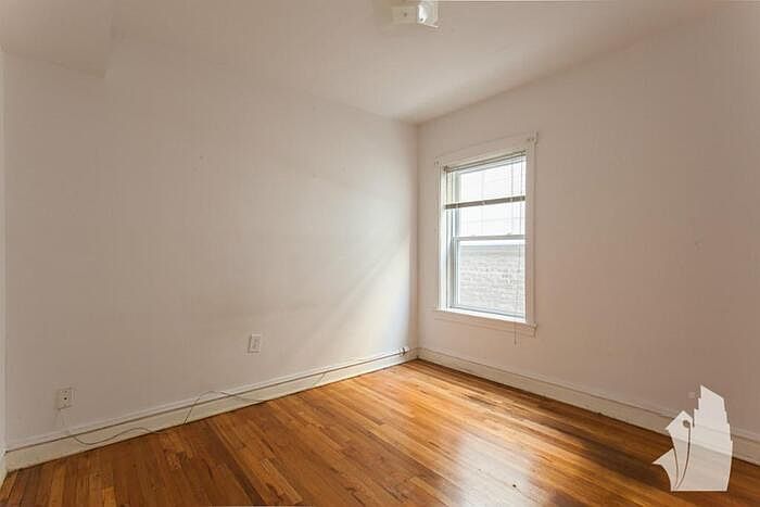 1st image of 3521 N Broadway St APT 3W